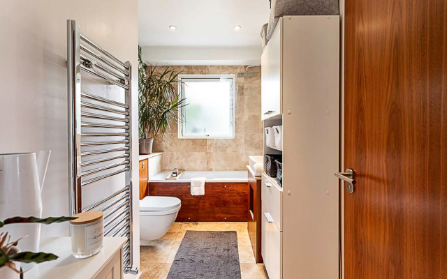 3 Bed Luxury Penthouse in Shoreditch
