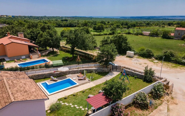 Nice Home in Vodnjan With Wifi and 2 Bedrooms