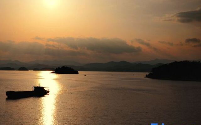 Qiandao Lake Central Lake Kaiyuan Yiju Hotel