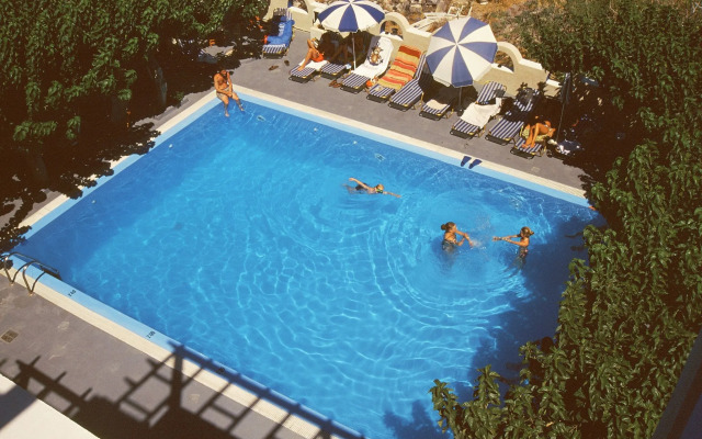 Artemis Santorini