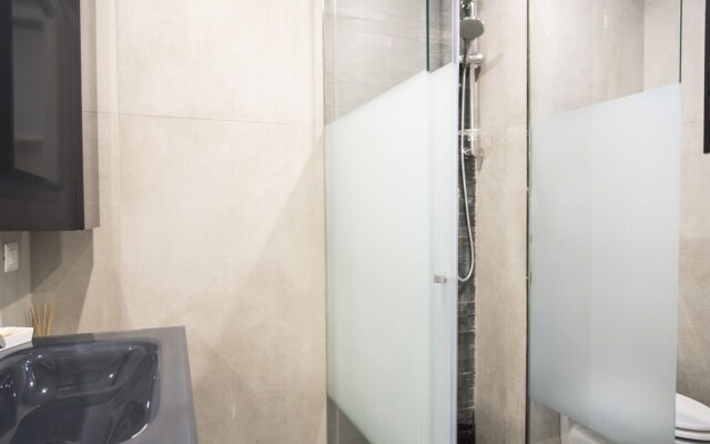 Contemporary 2 Bedroom Flat near University