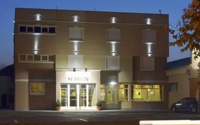 Garni Hotel Semlin BB