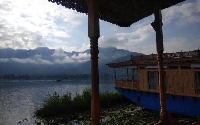 House Boat Omar Khayam