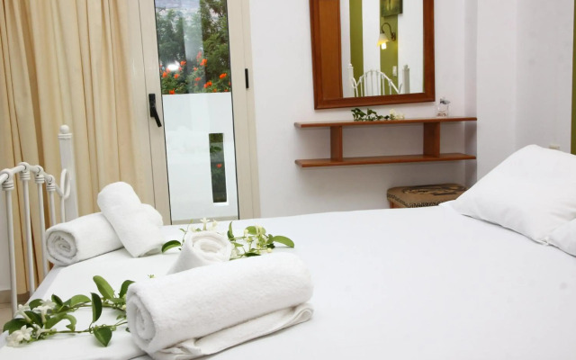 Nikos Apartments