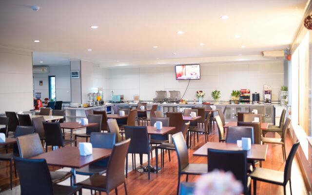 Lee Hotel