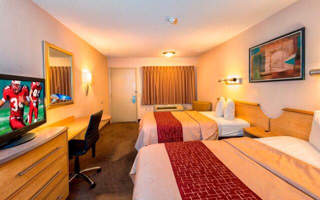 Red Roof Inn Dayton - Fairborn/ Nutter Center