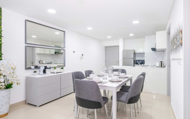 LUX The Marina Ocean View Suite 4