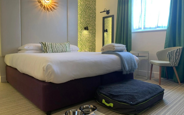 The Maids Head Hotel