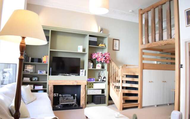 1 Bedroom Flat Near Hyde Park