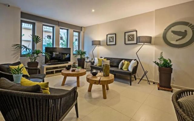 Icarus Suite Apartments