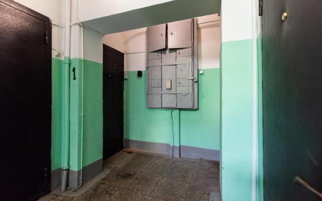 Bon voyage на улице Судакова