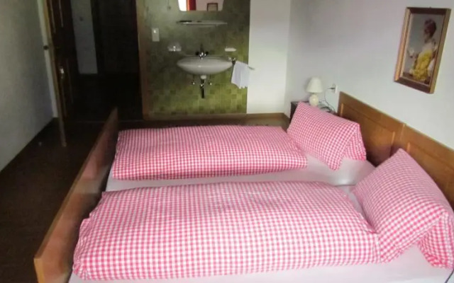 Berggasthaus Höllensteinhütte