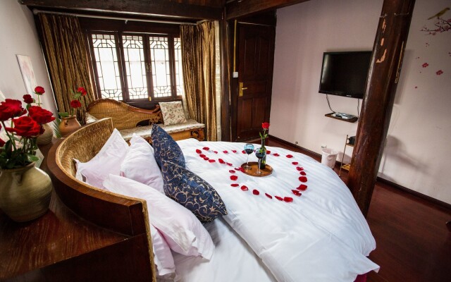 Travel Around the World Inn