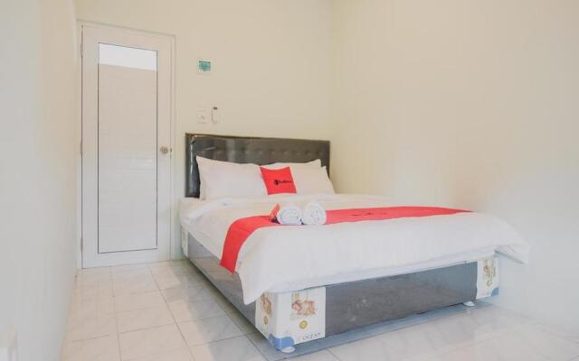 RedDoorz @ Jalan Pangeran Antasari Lampung 2