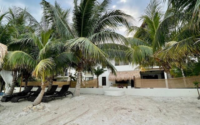 Luxury Ocean Front Villa - Adults Only