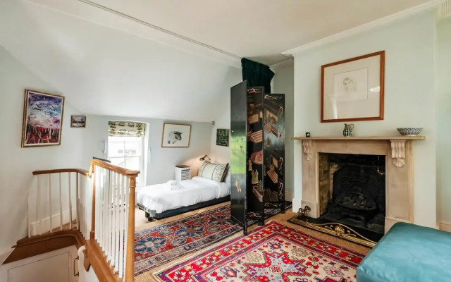 The Kensington Gatehouse - by Out of Office Lifestyle