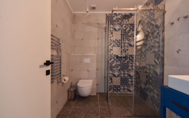 Wave 3 Promenada Apartments