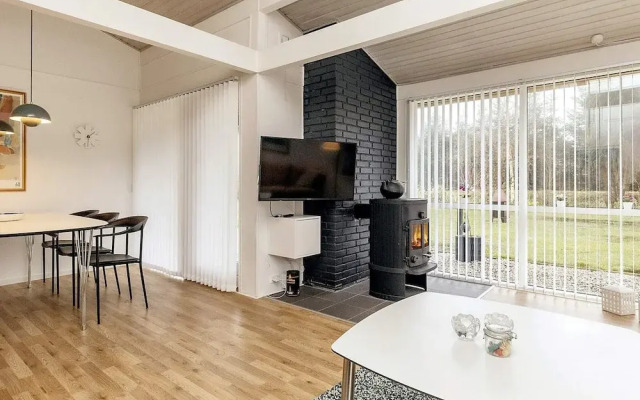 4 Star Holiday Home in Hals