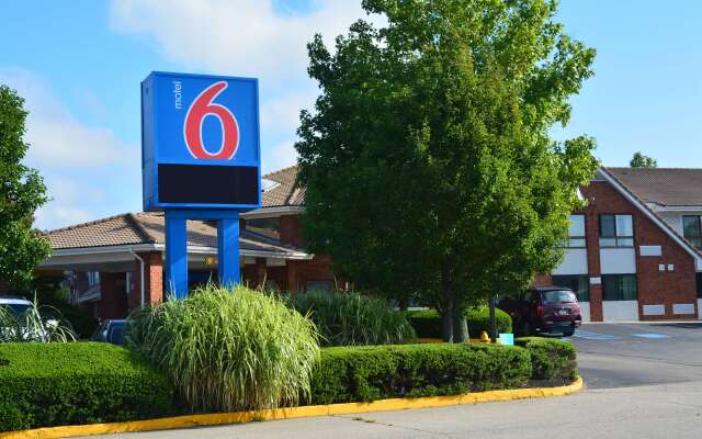 Motel 6 Newport, RI