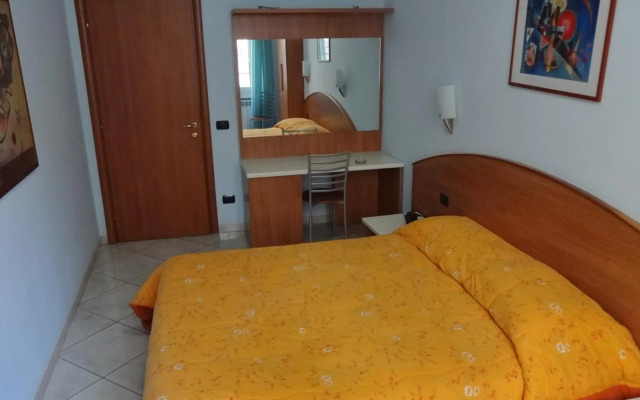 Hotel 2000