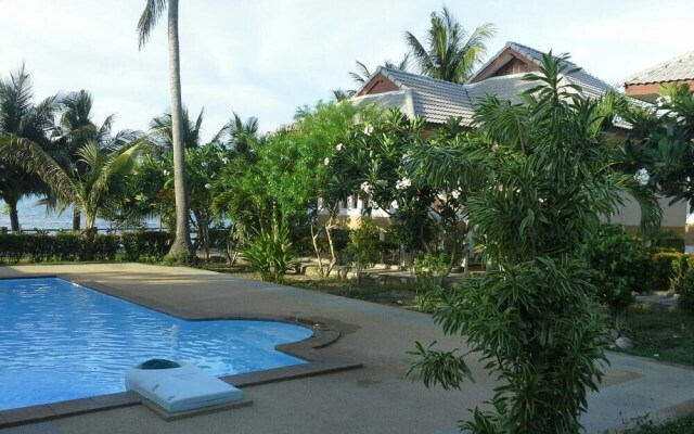 Krisada Beach Resort