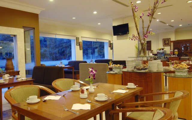 Singgasana Hotel Makassar