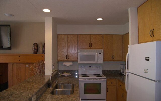 Lakeshore 1 Ba Studio condo by RedAwning