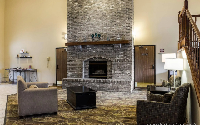 Quality Suites Near West Acres