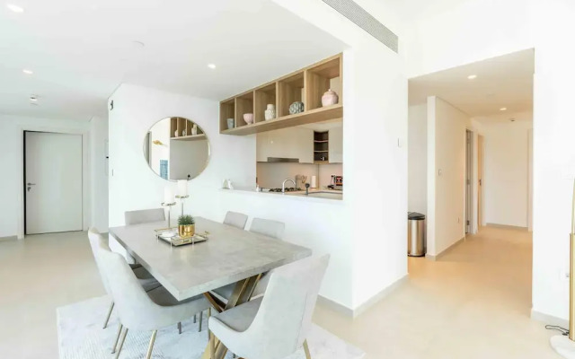 Regal 3BR Maid w Burj Khalifa View Balcony