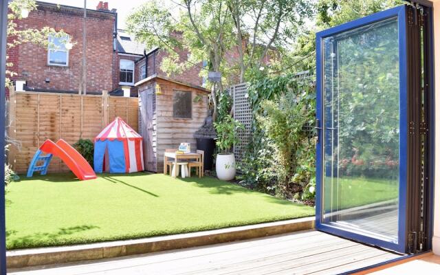 House in Shepherd's Bush