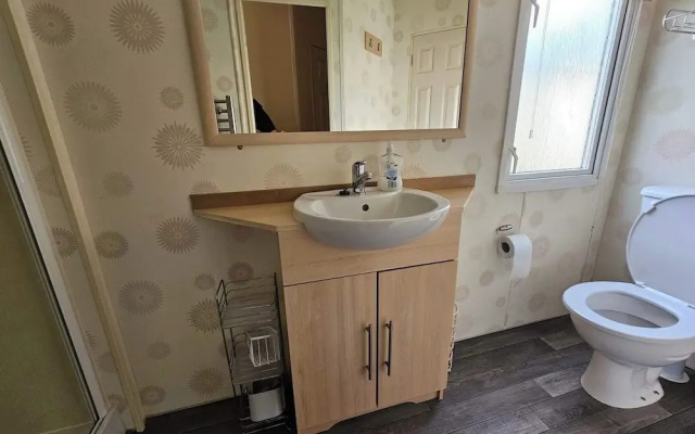 2 bed Huge Balcony Retreat in Rhyl