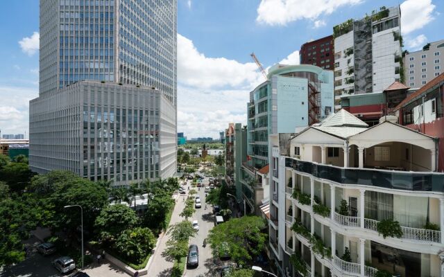 Hampton Hotel By Jinnu Lai