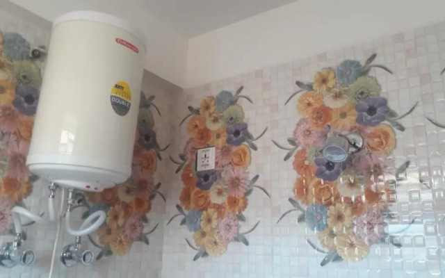 Red Pine Guest House (Indians Only)