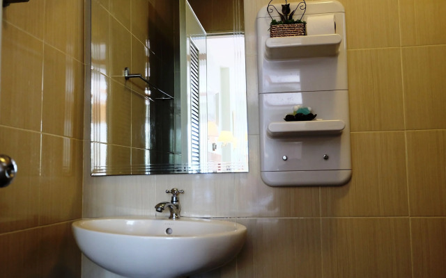 Chilli Hotel & Restaurant