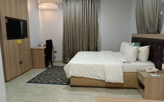 Eleventh House Hotel and Suites