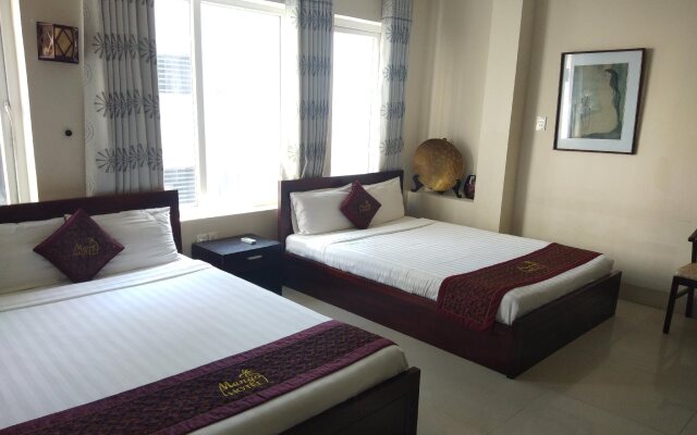 Mango Hotel