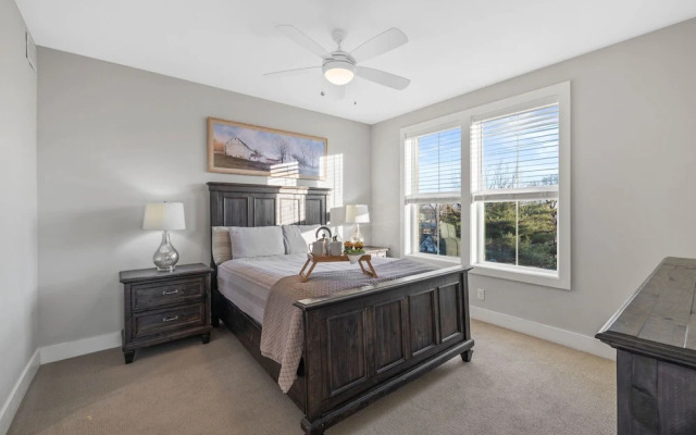 Pulse - Minutes to Broadway - Sleeps 6