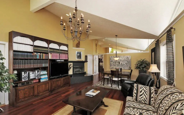Menzie's Manor
