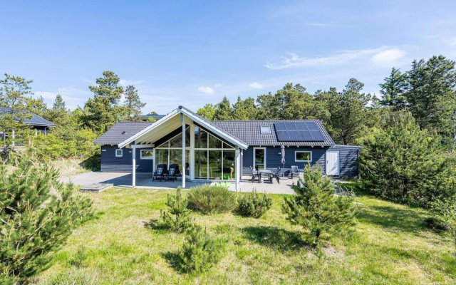 10 Person Holiday Home in Norre Nebel