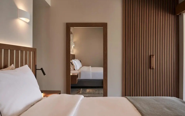Beachfront Alassa Villas w Private Pools Complex