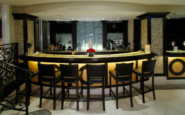 The Sea Lord Hotel & Suites (Adults Only)