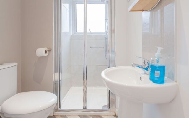 92 Templemore Ave Guest house