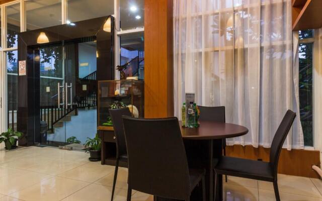 RedDoorz Premium @ Ampera Raya 2