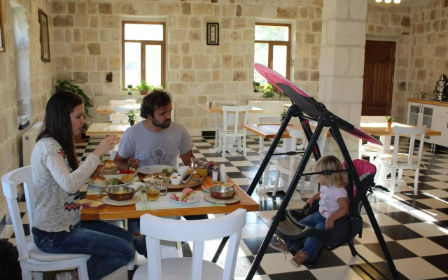 Jacob's Cave Suites