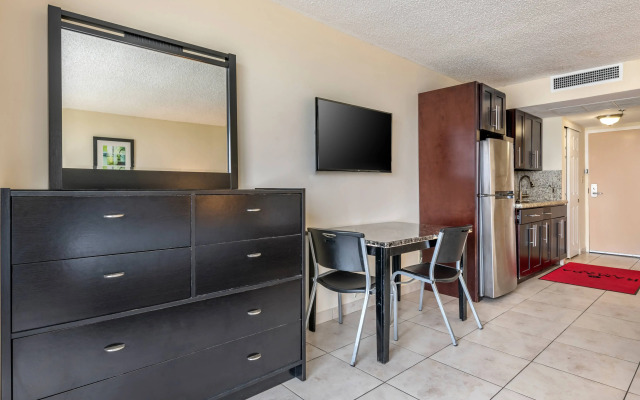 Travelodge by Wyndham Kamloops Mountview