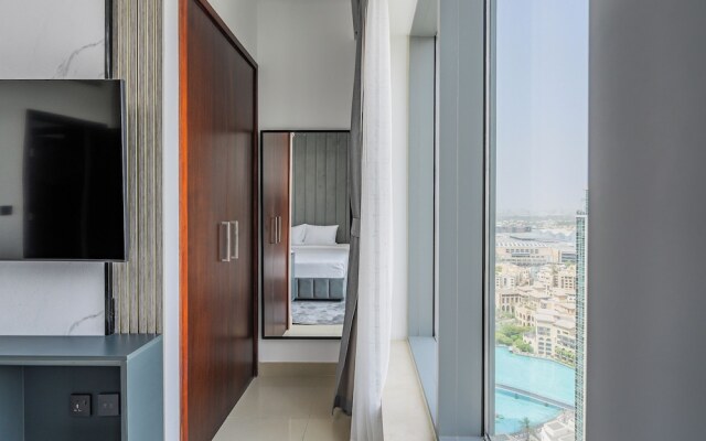 Luxury Condo With Burj Khalifa and Fountain Views