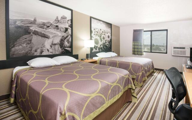Super 8 by Wyndham Jamestown