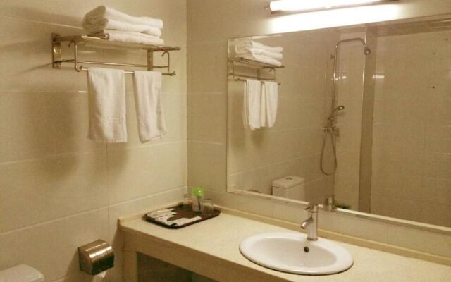 Xinyang Tianyi Express Hotel