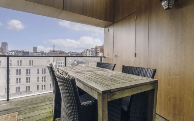 Rooftop Breeze