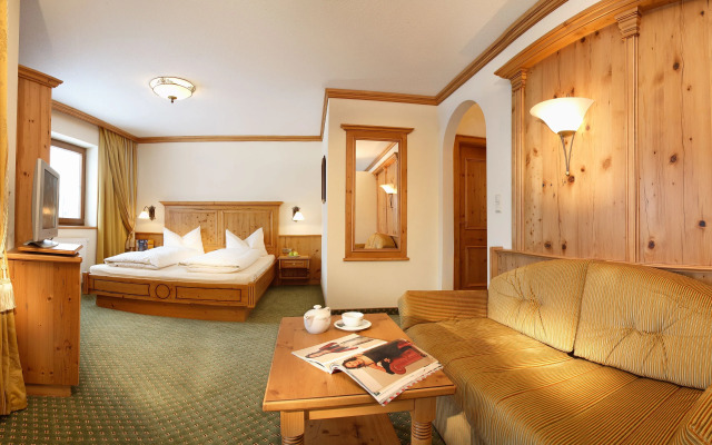 ASTER Boutique Hotel & Chalets